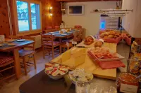Hotel Garni Hostatt - breakfast