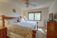 75 Corinthian 3Br 3ba Spacious Layout, Private Garage. 3 Bedroom Townhouse by RedAwning