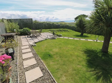 Carreg Ddu Отели в г. Солва