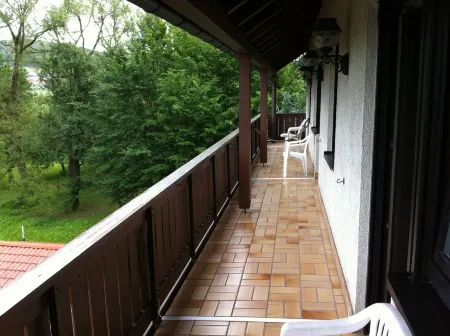 Hotel Bacchusstube Garni Отели в г. Зайлауф