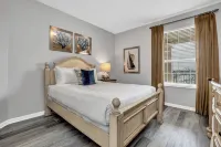 4816 Cayview Ave #306