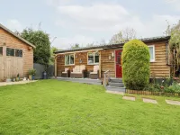 The Log Cabin فنادق في Pembridge