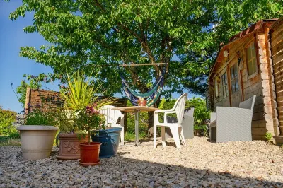 Logis Hôtel- Hôtel Restaurant le Rialto Circuit d'Albi 주변 호텔