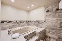 Snowlion Condos 302 3 Bedroom Condo by RedAwning