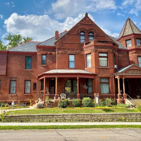 Vineyard Mansion Carriage House