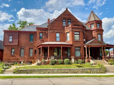 Vineyard Mansion Carriage House فنادق في سانت جوزيف
