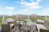 Spacious 4BR Warrenville Home- Rep 1