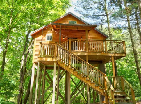 Pine Cove Treehouses & Cabins
