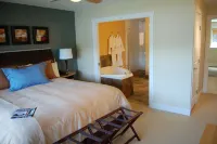 Painted Boat Resort Spa and Marina - balcony