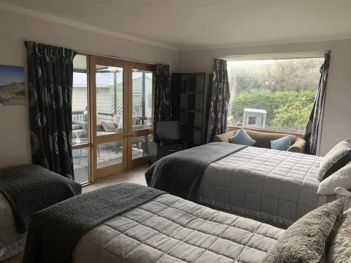 Large Sunny Holiday Home