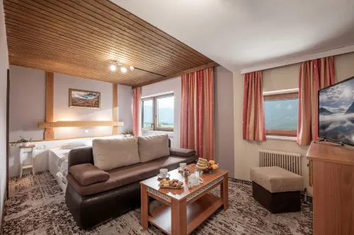 Alpenhotel Edelweiss - parking