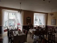 Myles Creek Hotels in Clare