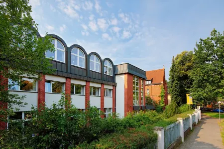 Hotel Morgenland Отели в г. Тельтов