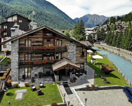 Hotel Bellevue Hotels in Champoluc