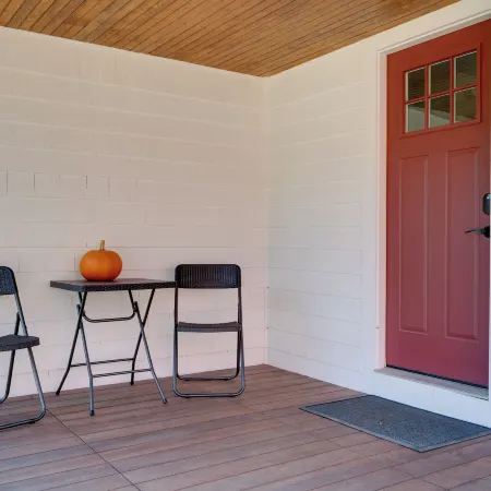 Walk to Village! Family-Friendly Gem in East Burke