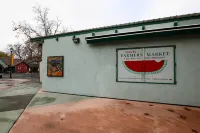 UC Davis 바로 맞은편에 위치한 잘 갖춰진 콘도!