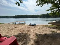 Lakefront Cabin - Hot Tub, Kayaks, Canoe, Pedal Boat, Fishing Dock- Pet Friendly - Hytter