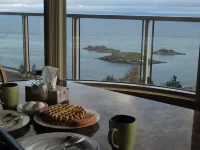 Gibralter Rock Ocean View B&B