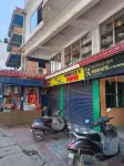 Kusum Hotel - parking