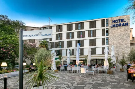 Hotel Jadran Šibenik Отели в г. Скрадин