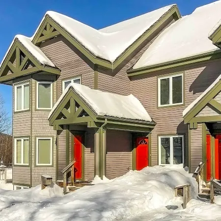 Inviting Ski-in/Ski-Out Condo at Jay Peak Resort!