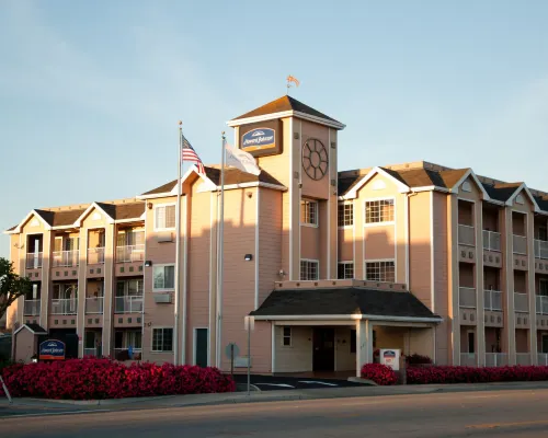 Howard Johnson by Wyndham Salinas Hotels in Salinas