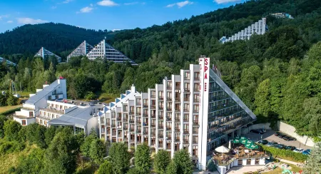 Hotel Diament Ustroń Отели в г. Цешин