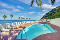 Gorgeous Catalina Island Condo with Golf Cart! - Pools
