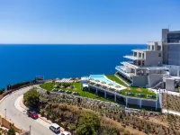 Collection View Free Spa & Padel