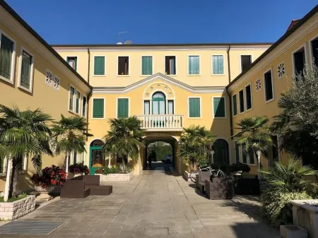 Hotel Alla Busa Отели в г. Чинто-Эуганео