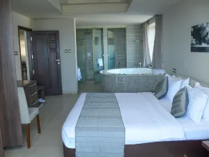 Royal Shaza Suites