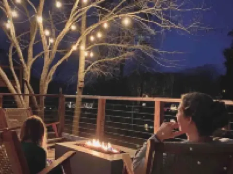 High Rock lakefront escape-dock, firepit, kayak, paddle board, fishing, swimming