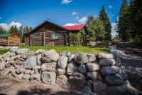 Authentic Vintage Cabin 9 Miles from Glacier