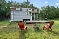 Charming Tiny Home with Fire Pit and Animal Encounters - Cozy Retreat