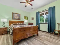 Accessible Lake and Farm Retreat w/Fresh Eggs, Nature Trails, and Gameroom Hotels in Ozark County