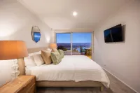 Martha s Peak Heated Pool Views