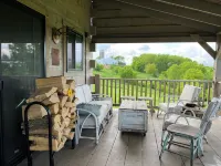 Driftless Log Cabin w/ Kickapoo Valley View