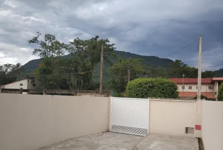 CASA TERREA PERUIBE 5 MIN FROM THE CENTER, BEAUTIFUL VIEW, CLOSE TO EVERYTHING.