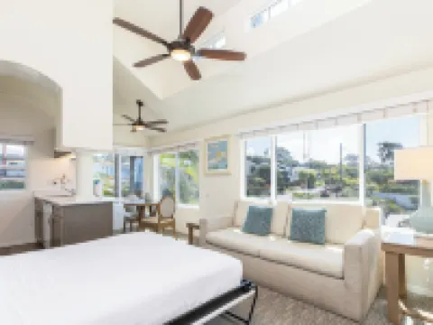 Wave Crest Resort デル・マーのホテル