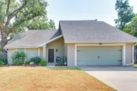 < 1 Mi to OU Campus - Norman Vacation Rental - مطابخ
