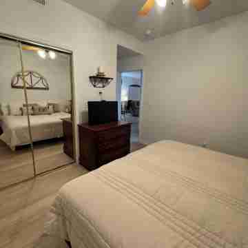 Welcome to this charming 2-bedroom condo located 5 mins from Silver Dollar City! Rooms