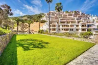 Bright Catalina Island Condo w/ Ocean Views!
