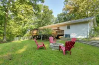 Harpers Ferry Cabin - Walk to Private Lake! - Pet Friendly