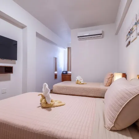 Voyager Sun & Reef Hotel