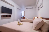 Voyager Sun & Reef Hotel