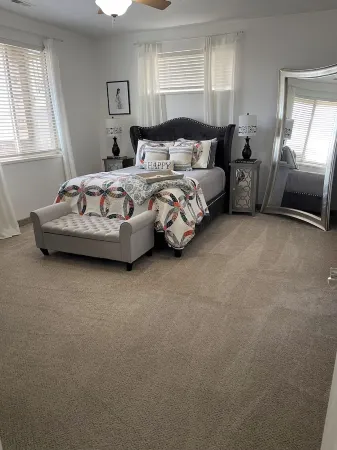 Perfect Winter Ski Get Away. Hot Tub, Stunning View, 5 Star, Quiet Clean