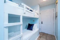 The Turtle Nest Resort Condo w/ Pool! - 4-stjärniga