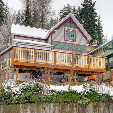 13 Mi to Skiing: Downtown Wallace Home w/ Deck