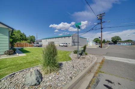 Relax Fireside! Tahoe Area Home 28 Mi to Slopes