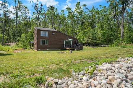 Cozy and Recently Updated Lakefront Home in Serene Gaylord